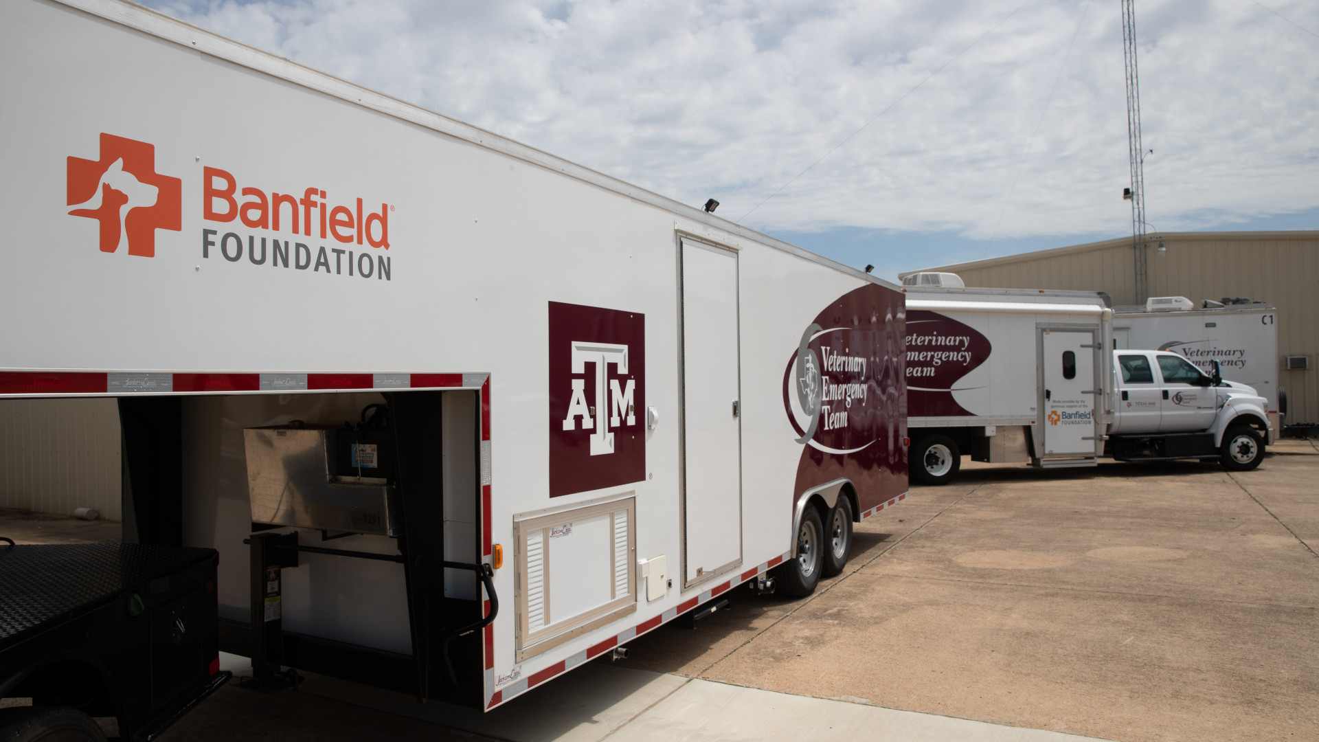 the texas a&m mobile vet truck